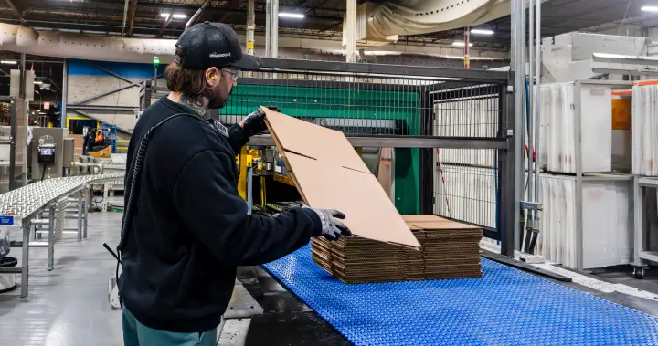 Canada lost 68K jobs in September, Statistics Canada says
