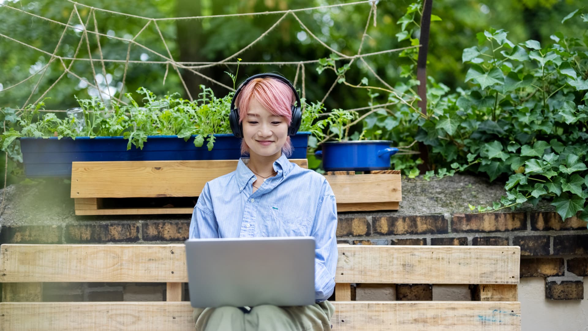 10 companies that will let you work from anywhere and are hiring right now