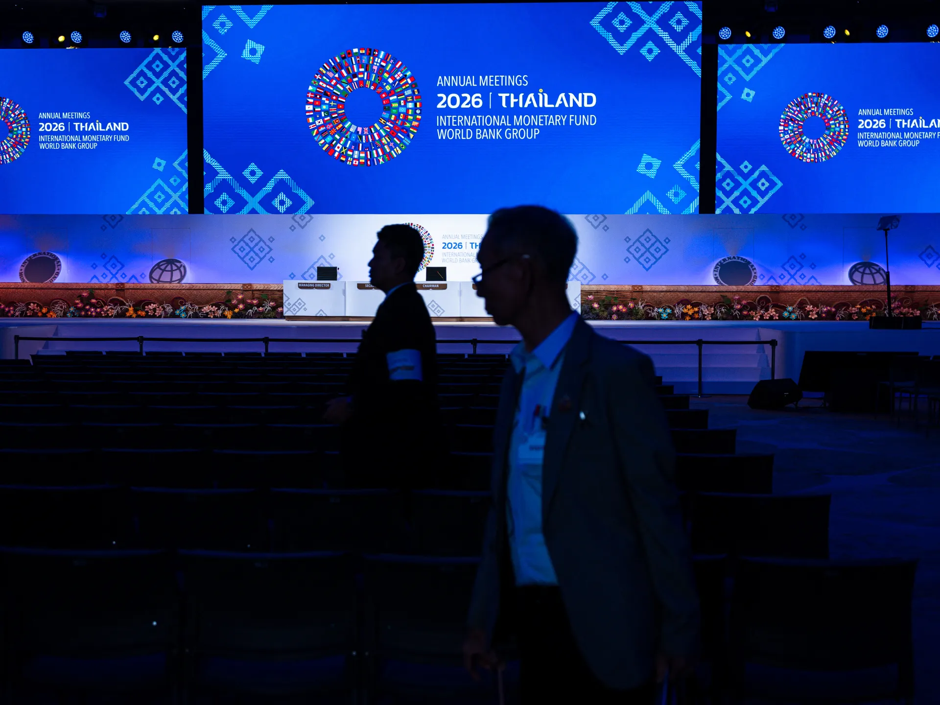 War and high debt to dominate IMF
