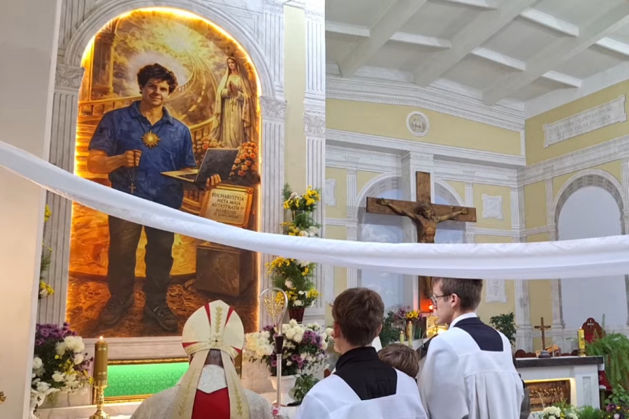 In Novolukoml, Tadeusz Kondrusiewicz consecrated an icon created by artificial intelligence