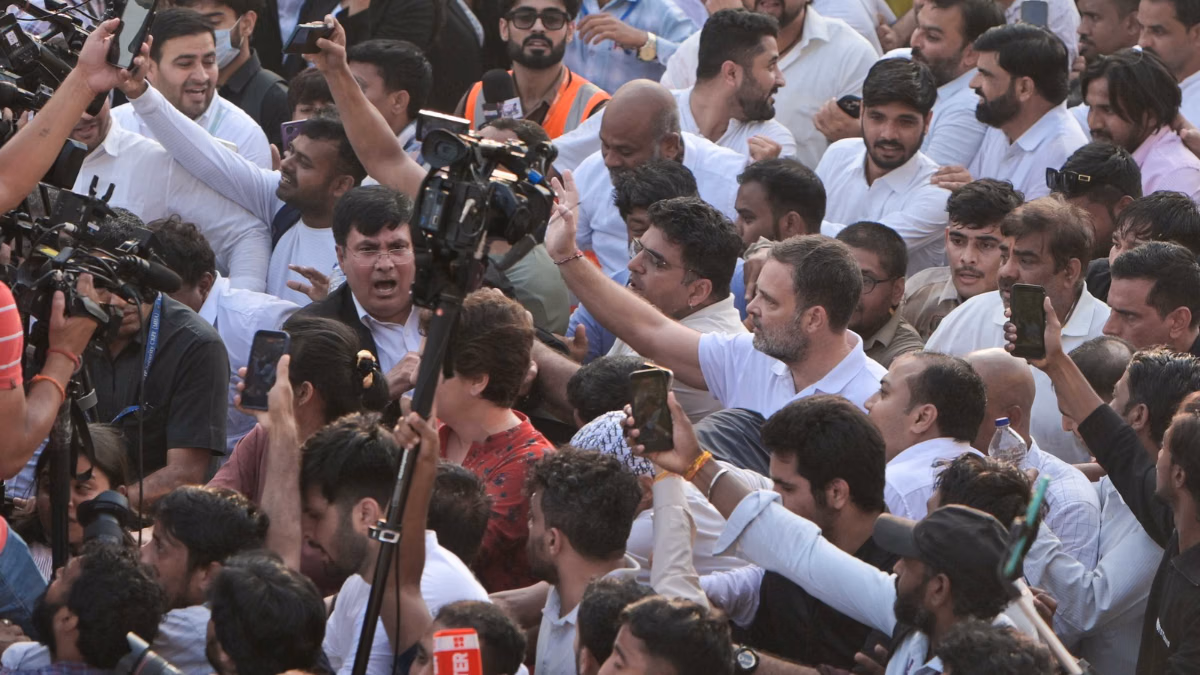INDIA bloc march to SC: Rahul-Priyanka