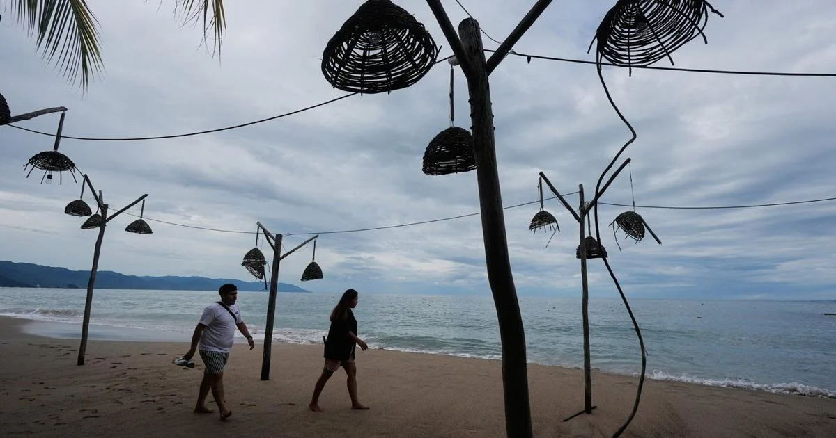 Death toll rises to 6 as Hurricane Simon and Rachel remnants unleash floods in Mexico