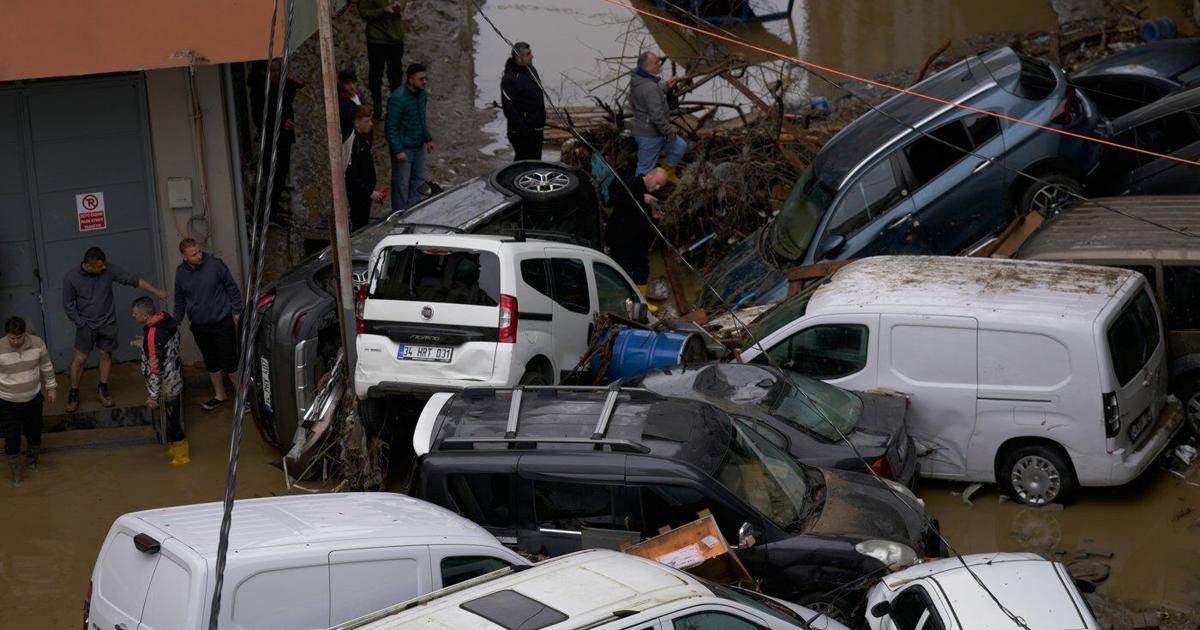Istanbul's worst floods in 80 years leave 4 dead