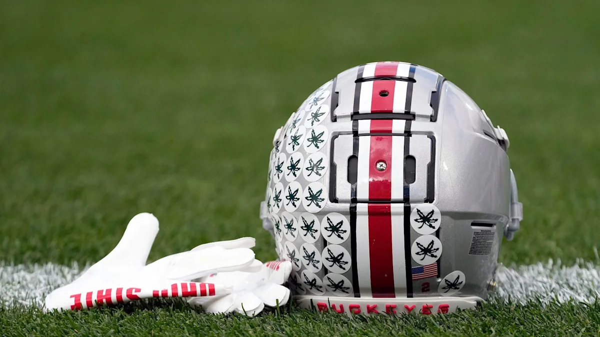 College football world reacts to Julian Sayin injury news