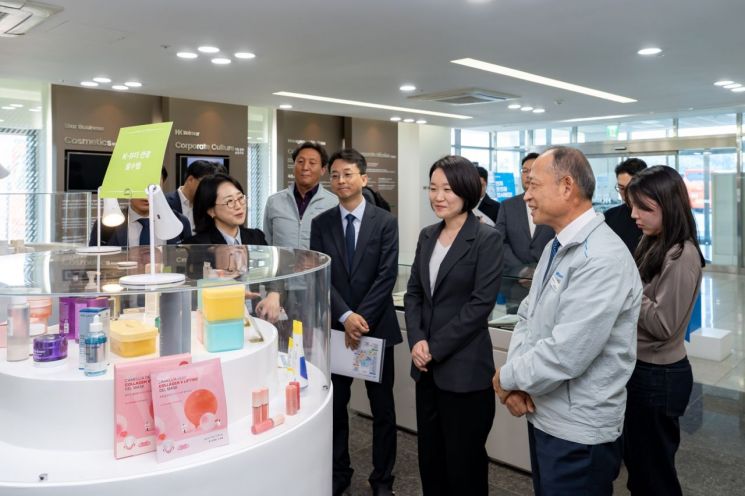 SMEs and Startups Minister Lee Soyoung Visits Kolmar Korea's Sejong Plant